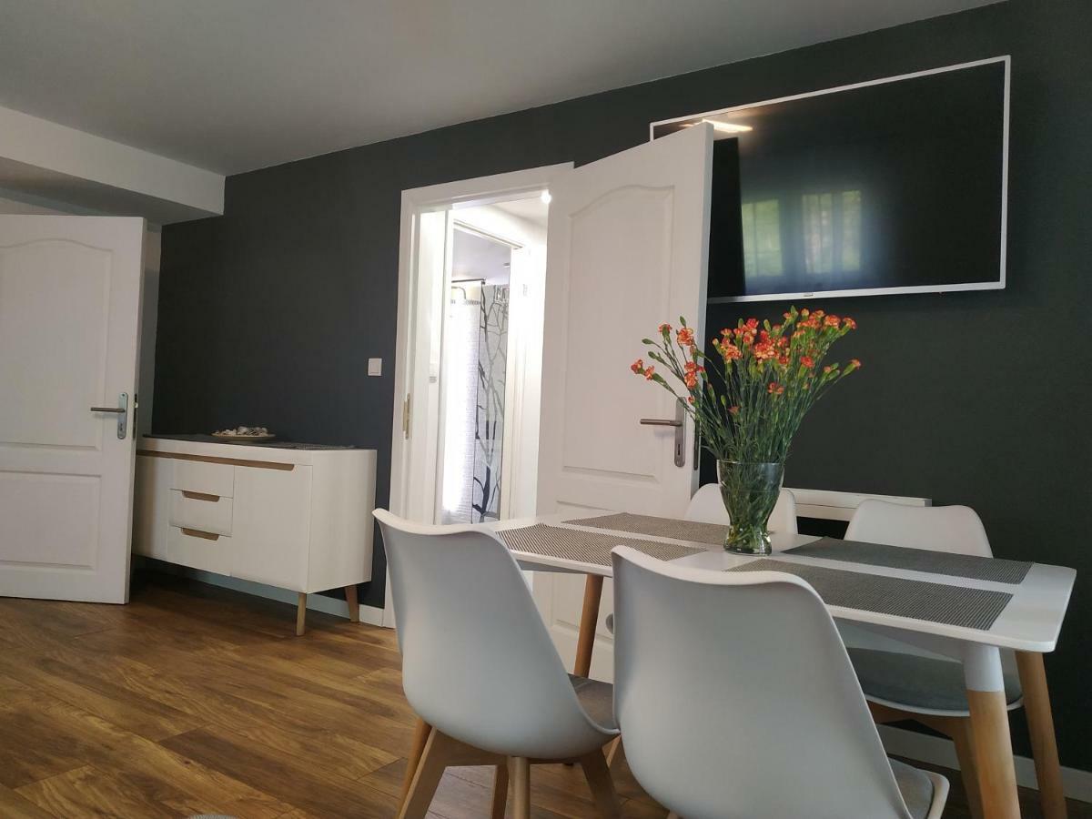 Villa Lupus - Apartament Z Prywatna Sauna 스클라르스카포렘바 외부 사진